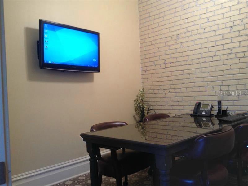 1902 W MAIN ST #Suite 9, TAMPA, FL, 33607