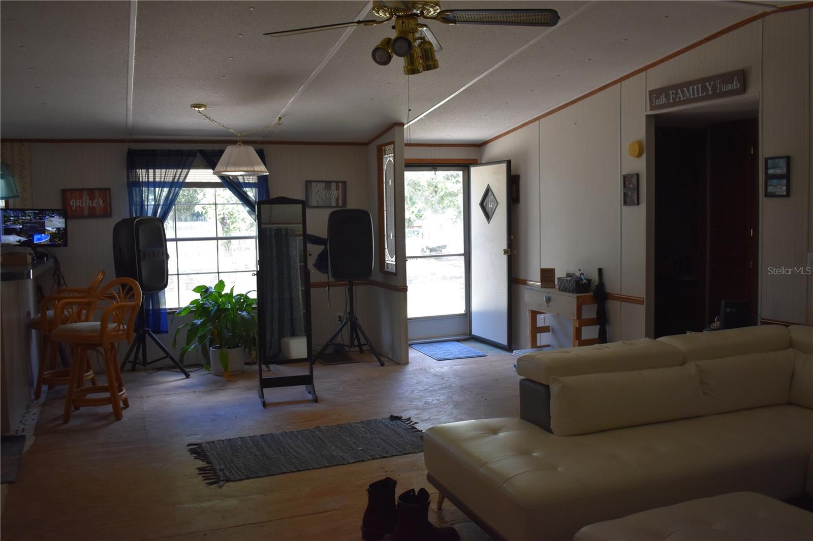 15551 N US HIGHWAY 301, CITRA, FL, 32113