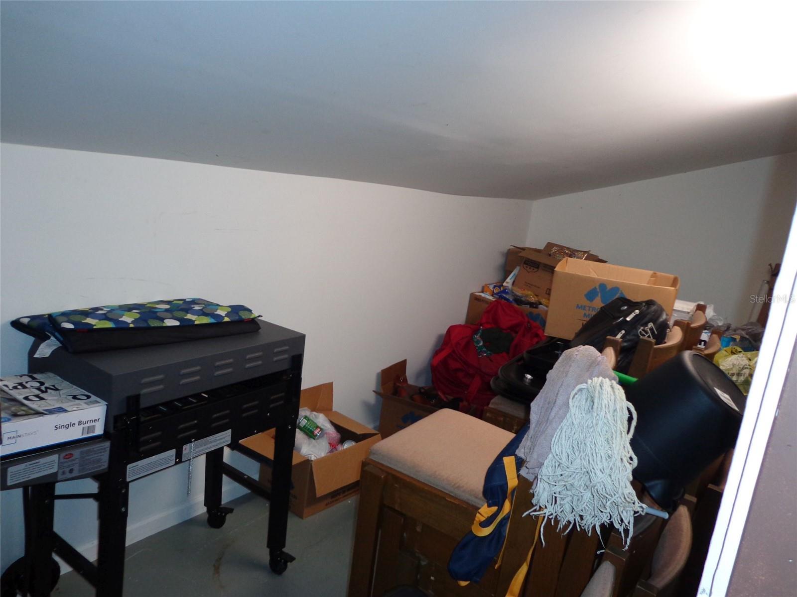 1904 W WATERS AVE, TAMPA, FL, 33603