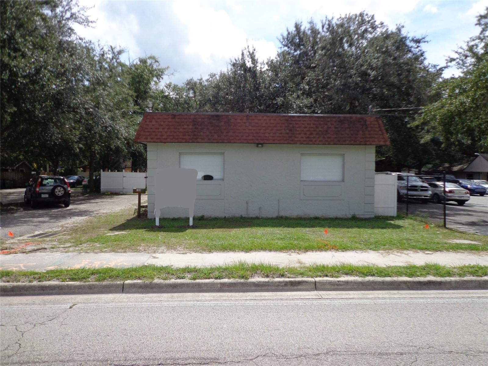 1904 W WATERS AVE, TAMPA, FL, 33603
