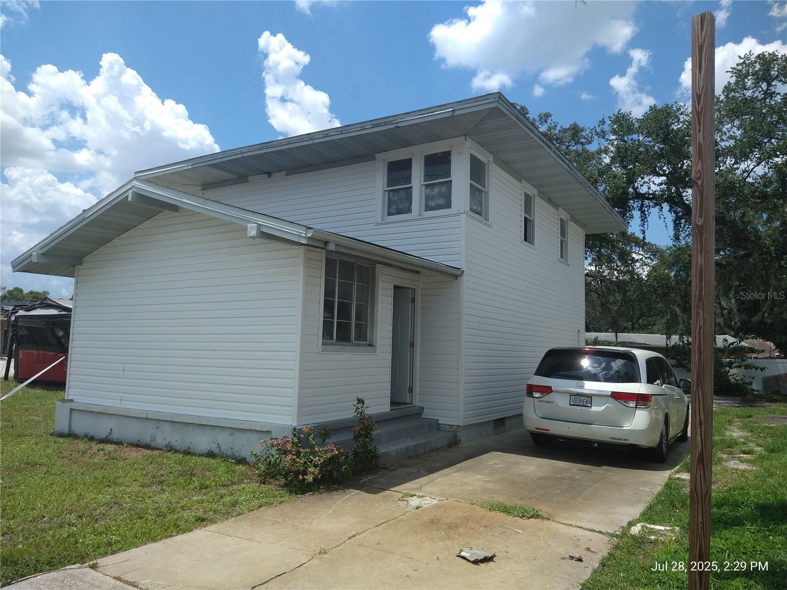 909 and 911 WEST HILLSBOROUGH AVE, TAMPA, FL, 33604