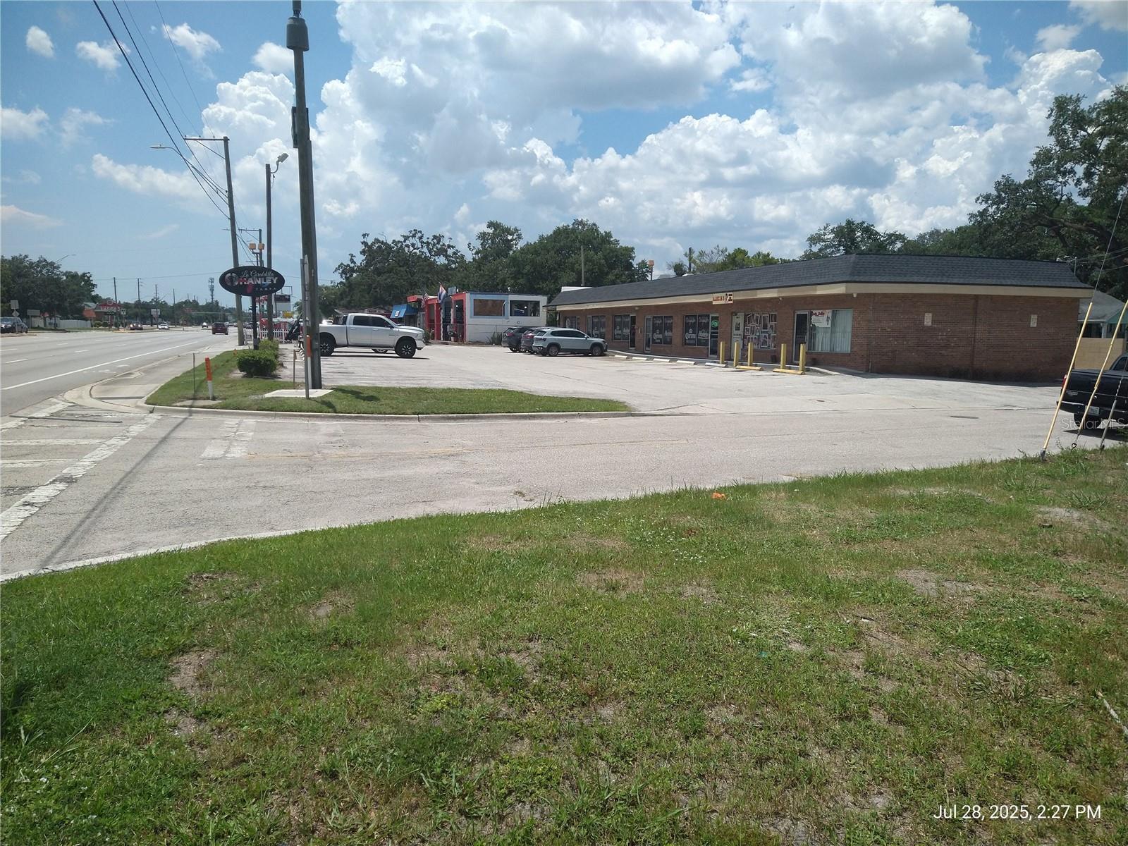 909 and 911 WEST HILLSBOROUGH AVE, TAMPA, FL, 33604