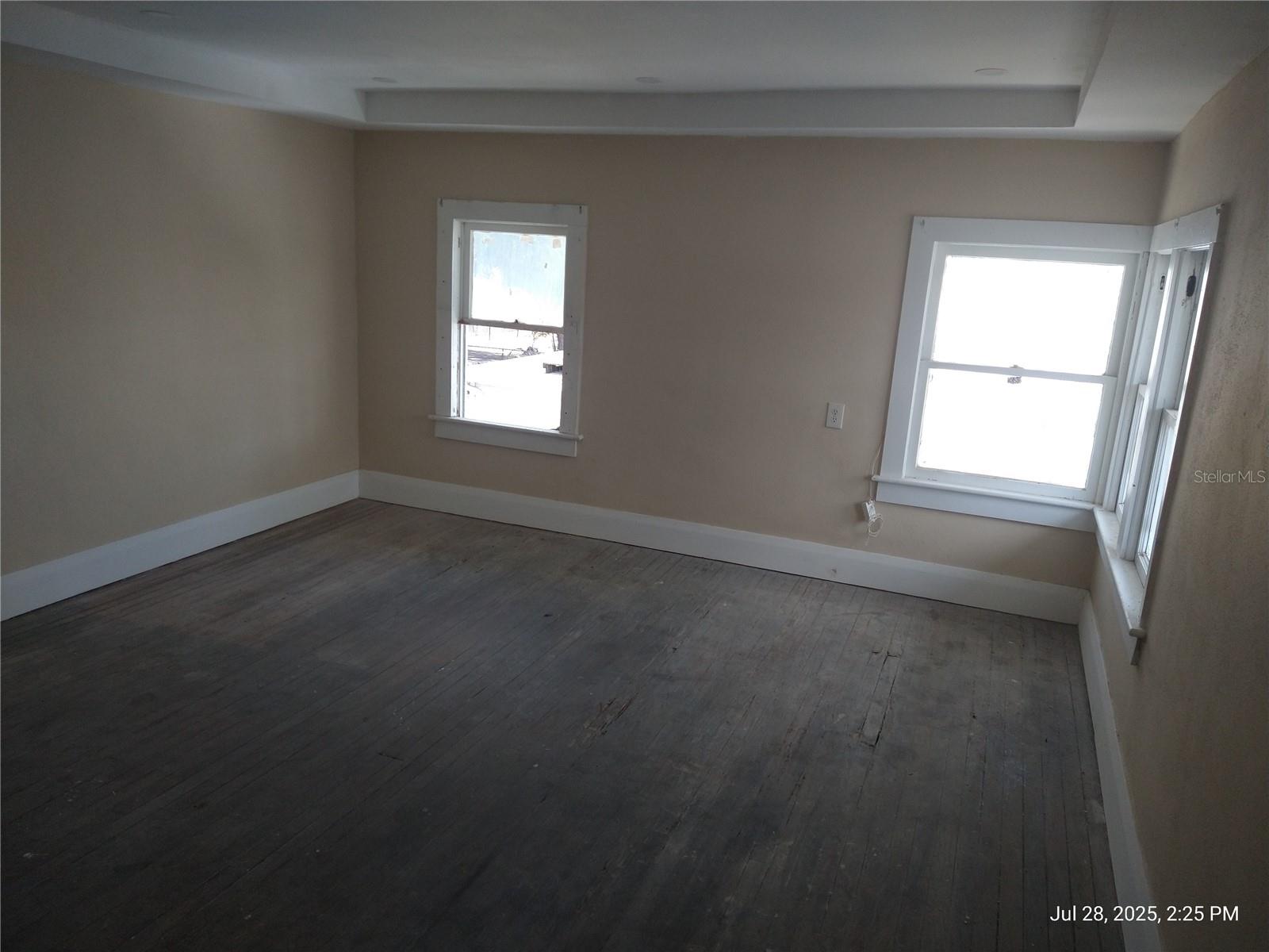 909 and 911 WEST HILLSBOROUGH AVE, TAMPA, FL, 33604