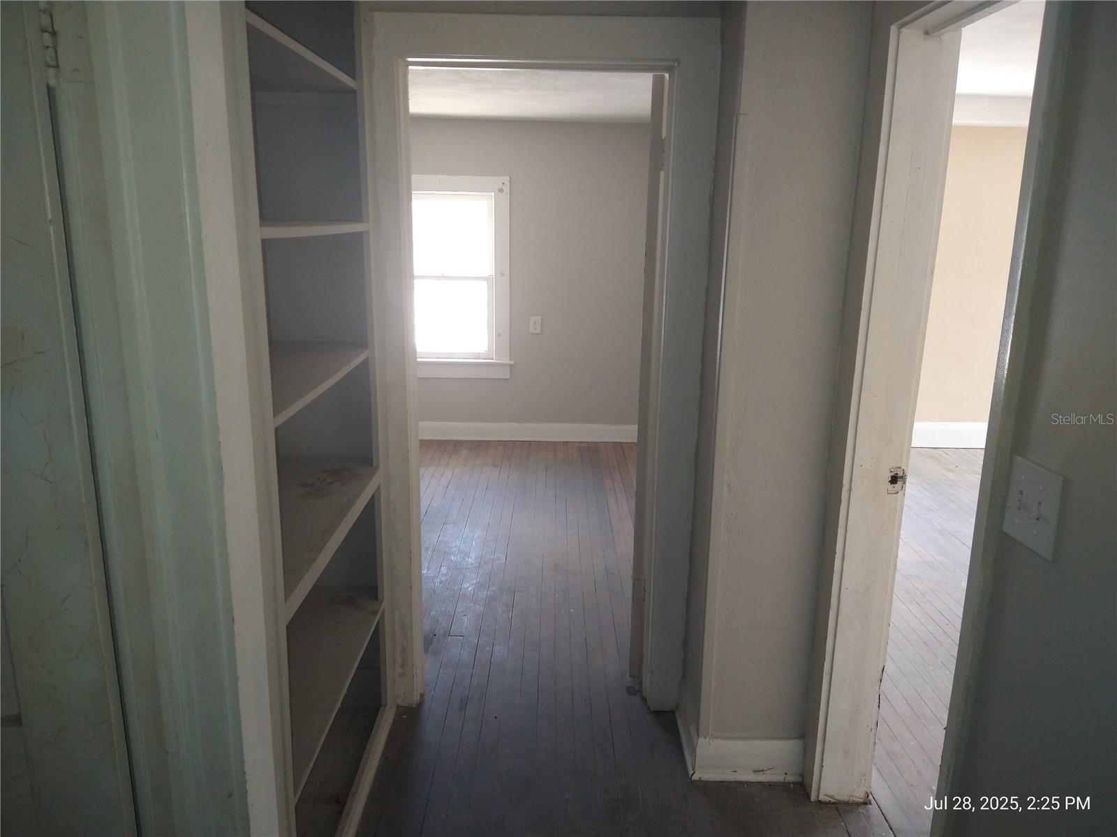 909 and 911 WEST HILLSBOROUGH AVE, TAMPA, FL, 33604