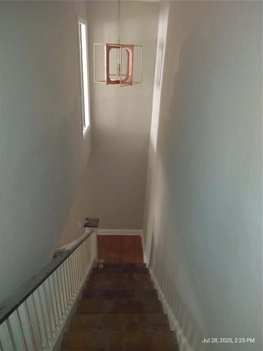 909 and 911 WEST HILLSBOROUGH AVE, TAMPA, FL, 33604