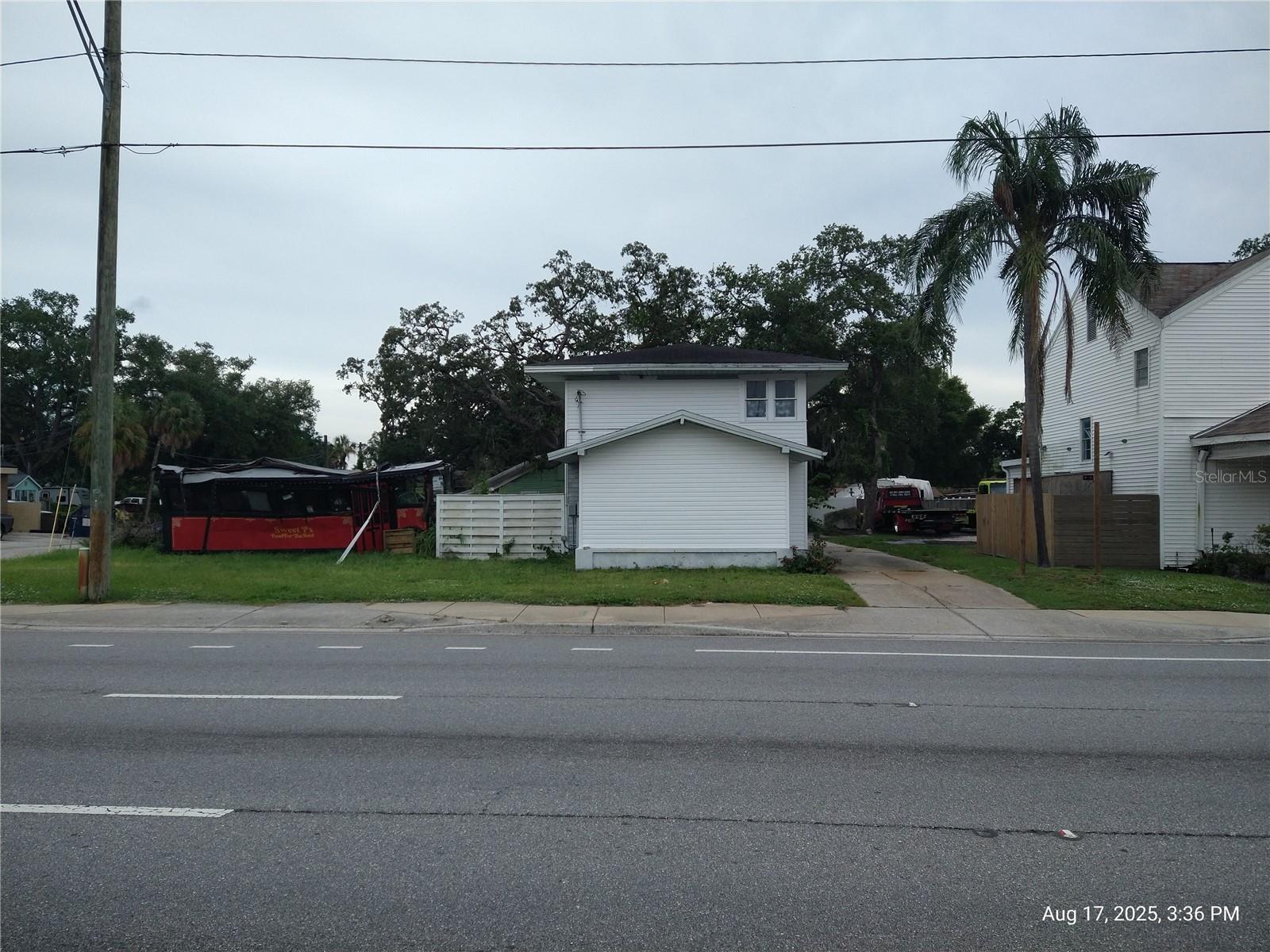 909 and 911 WEST HILLSBOROUGH AVE, TAMPA, FL, 33604