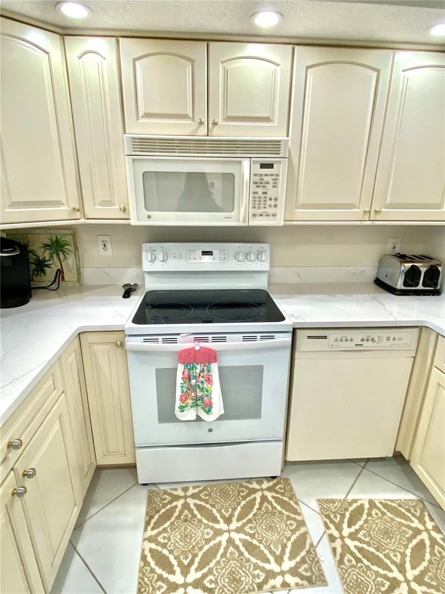 1001 BENJAMIN FRANKLIN DR #404, SARASOTA, FL, 34236