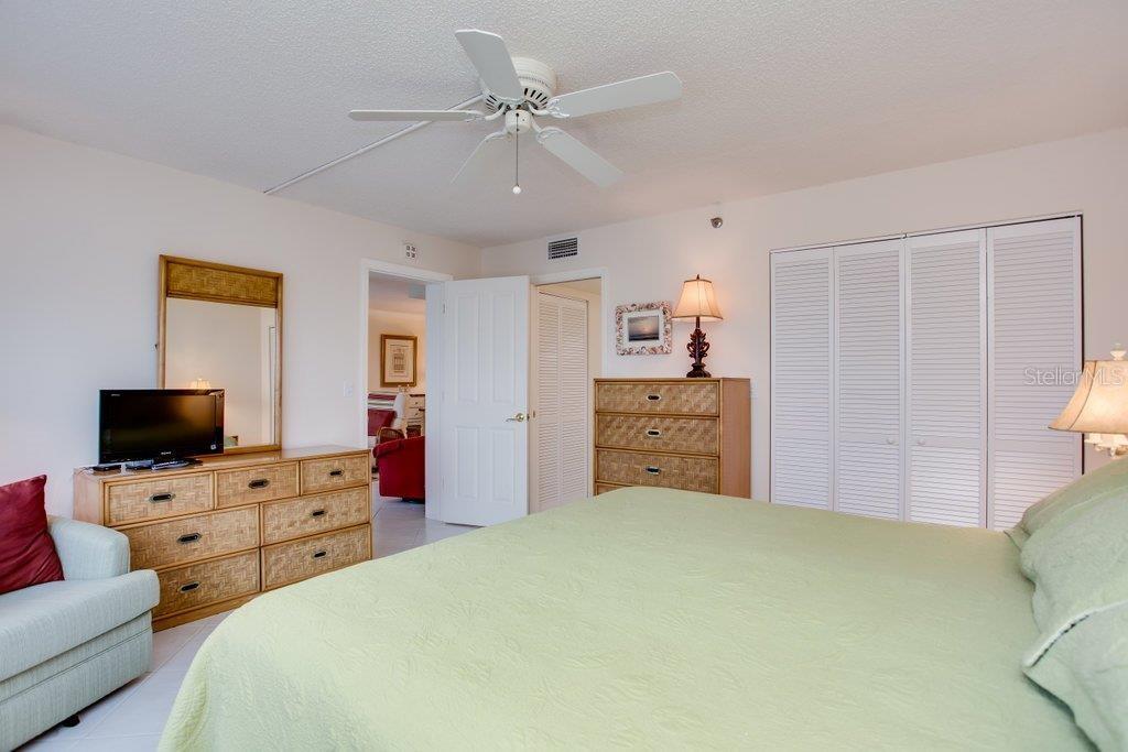 1001 BENJAMIN FRANKLIN DR #404, SARASOTA, FL, 34236