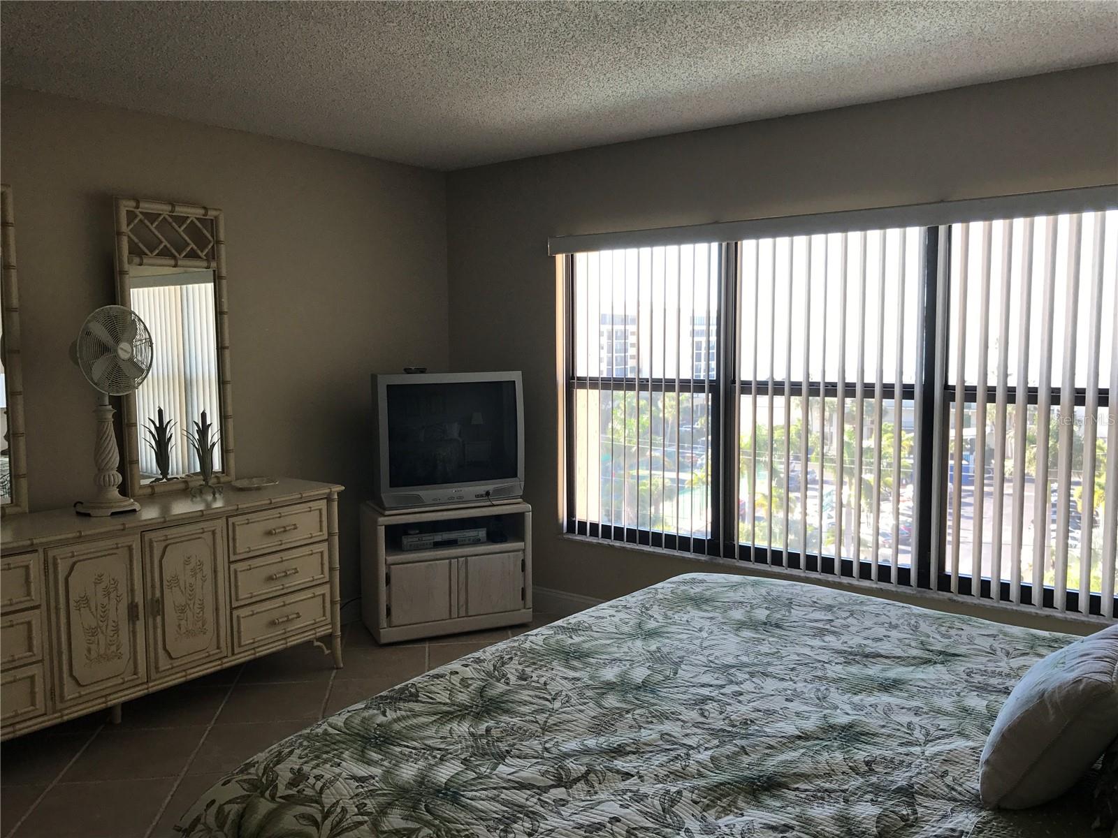 1001 BENJAMIN FRANKLIN DR #706, SARASOTA, FL, 34236