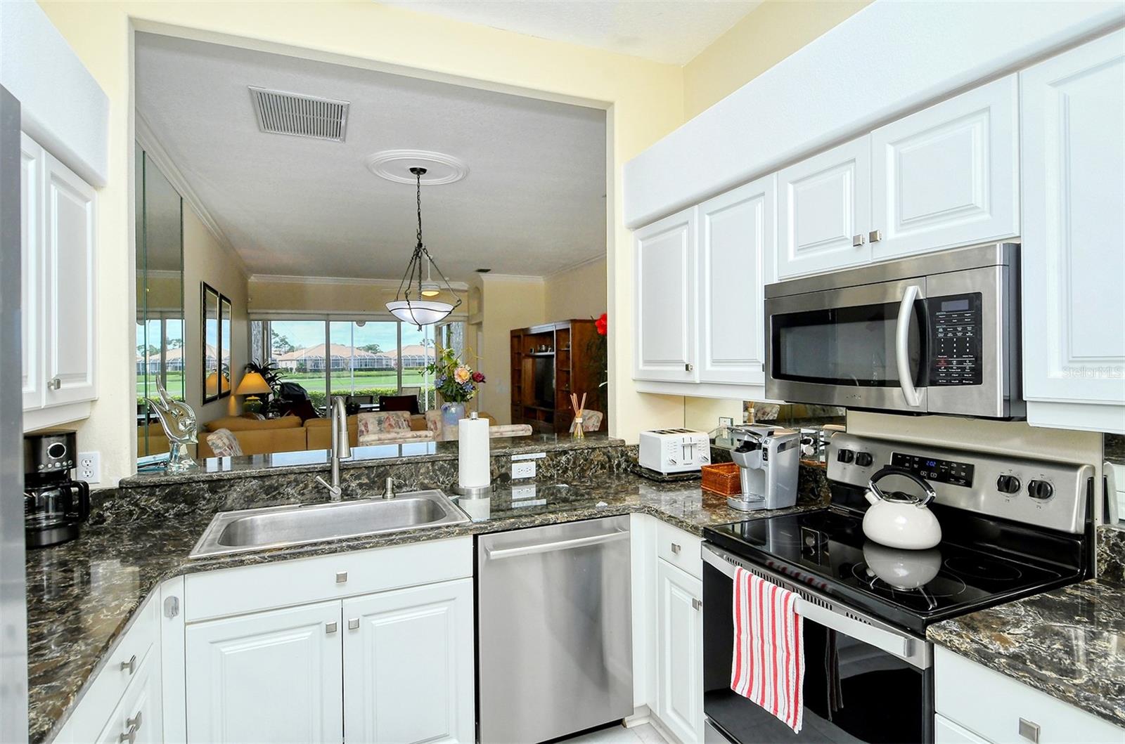 9480 FOREST HILLS CIR, SARASOTA, FL, 34238