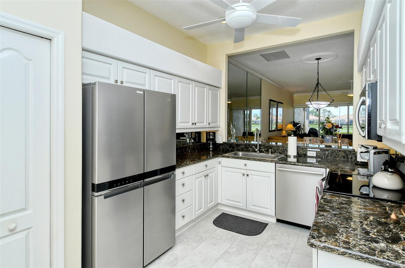 9480 FOREST HILLS CIR, SARASOTA, FL, 34238