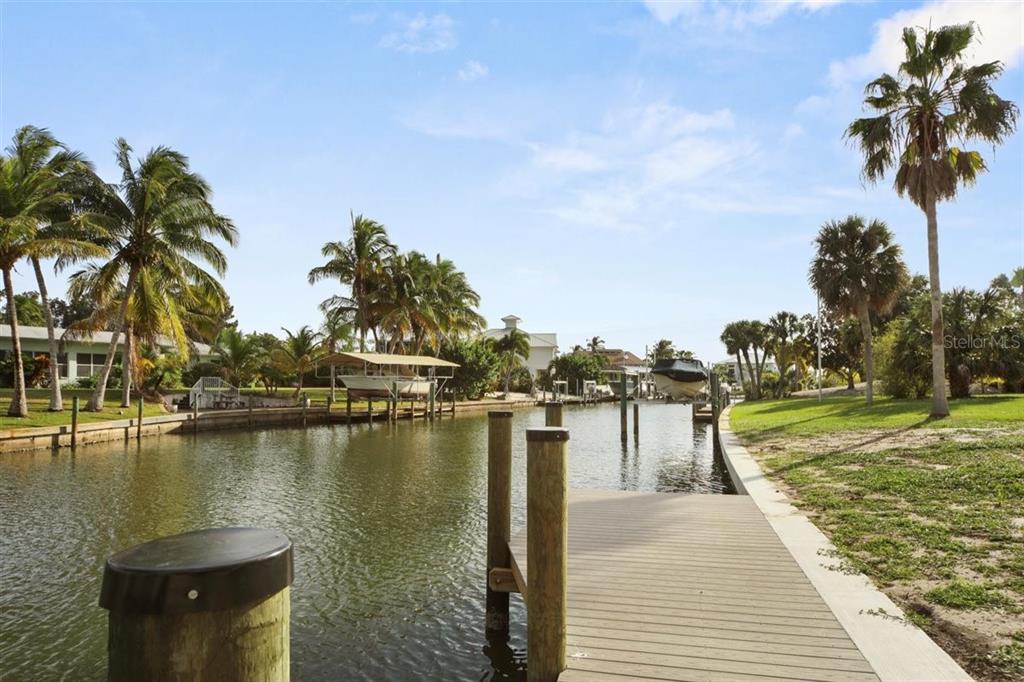 500 GREEN DOLPHIN DR S, PLACIDA, FL, 33946
