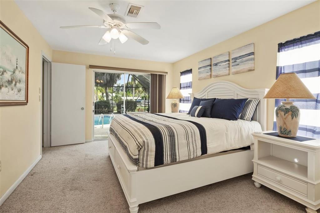 500 GREEN DOLPHIN DR S, PLACIDA, FL, 33946