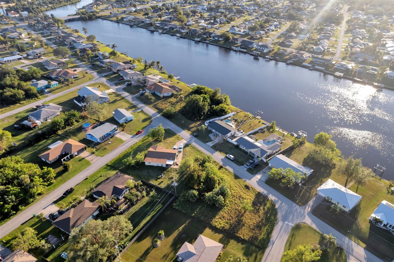 834 ELLICOTT CIR NW, PORT CHARLOTTE, FL, 33952