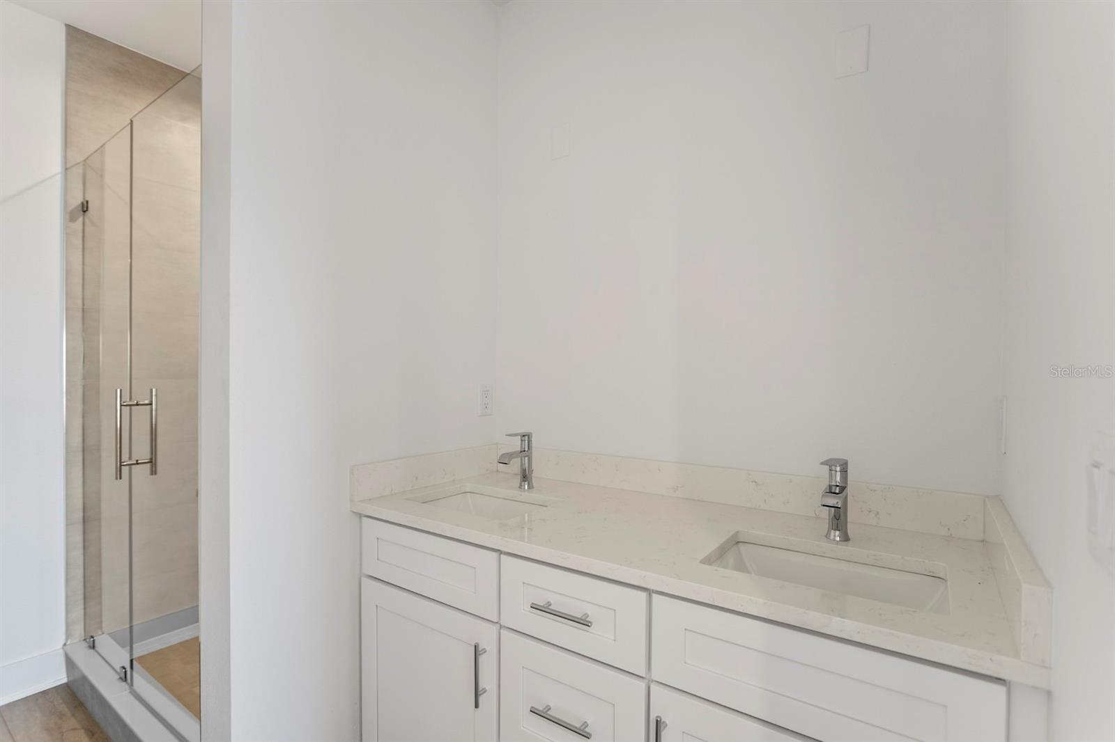 15405 GULF BLVD #B1, MADEIRA BEACH, FL, 33708