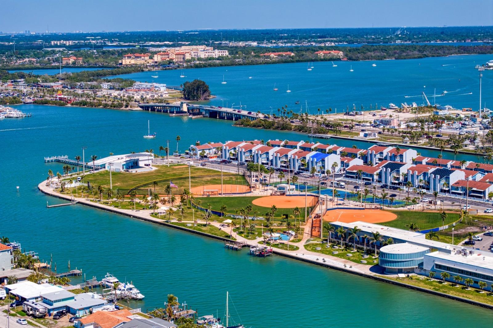 15405 GULF BLVD #B1, MADEIRA BEACH, FL, 33708