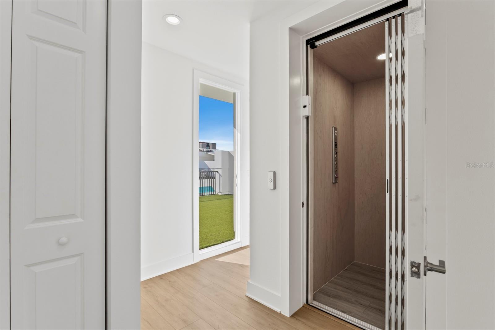 15405 GULF BLVD #B1, MADEIRA BEACH, FL, 33708