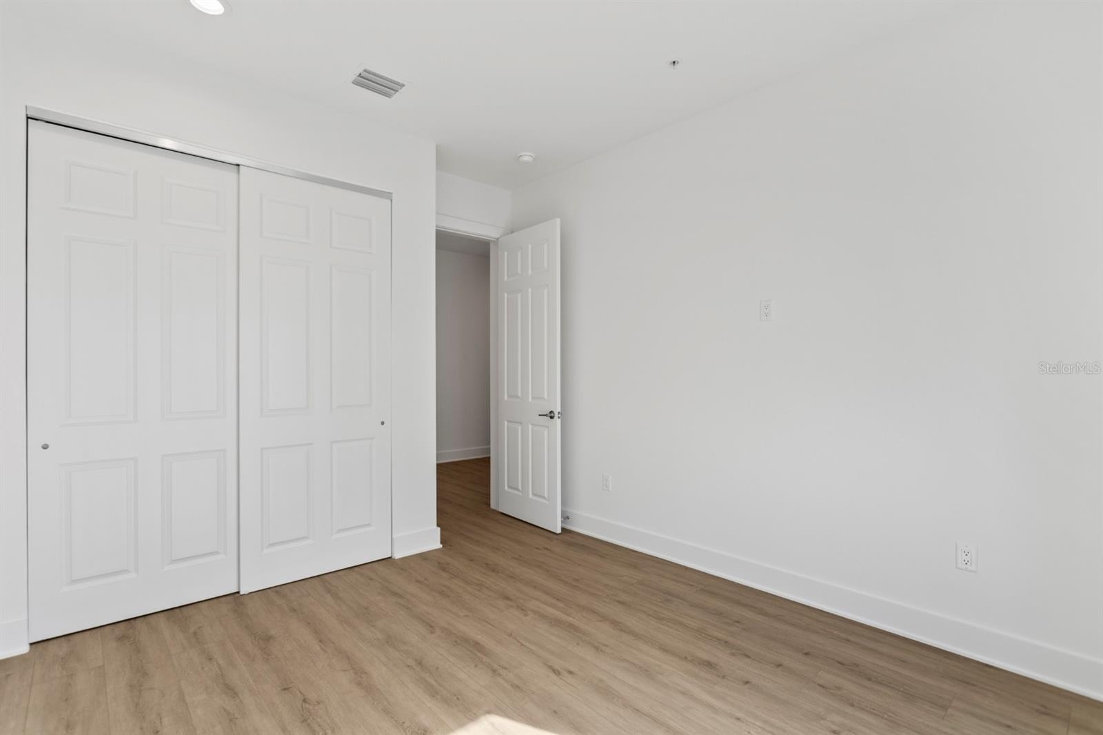 15405 GULF BLVD #B1, MADEIRA BEACH, FL, 33708