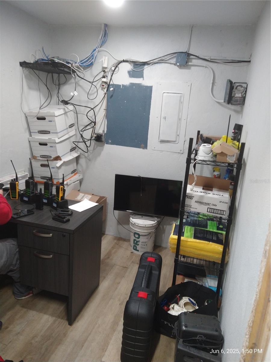 1301 W WATERS AVE, TAMPA, FL, 33604