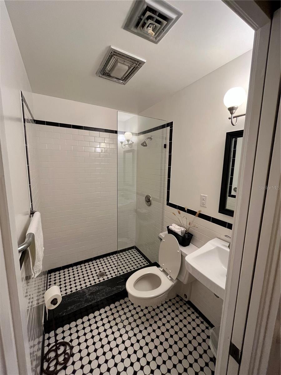 1200 W LAKE OTIS DR SE, WINTER HAVEN, FL, 33880