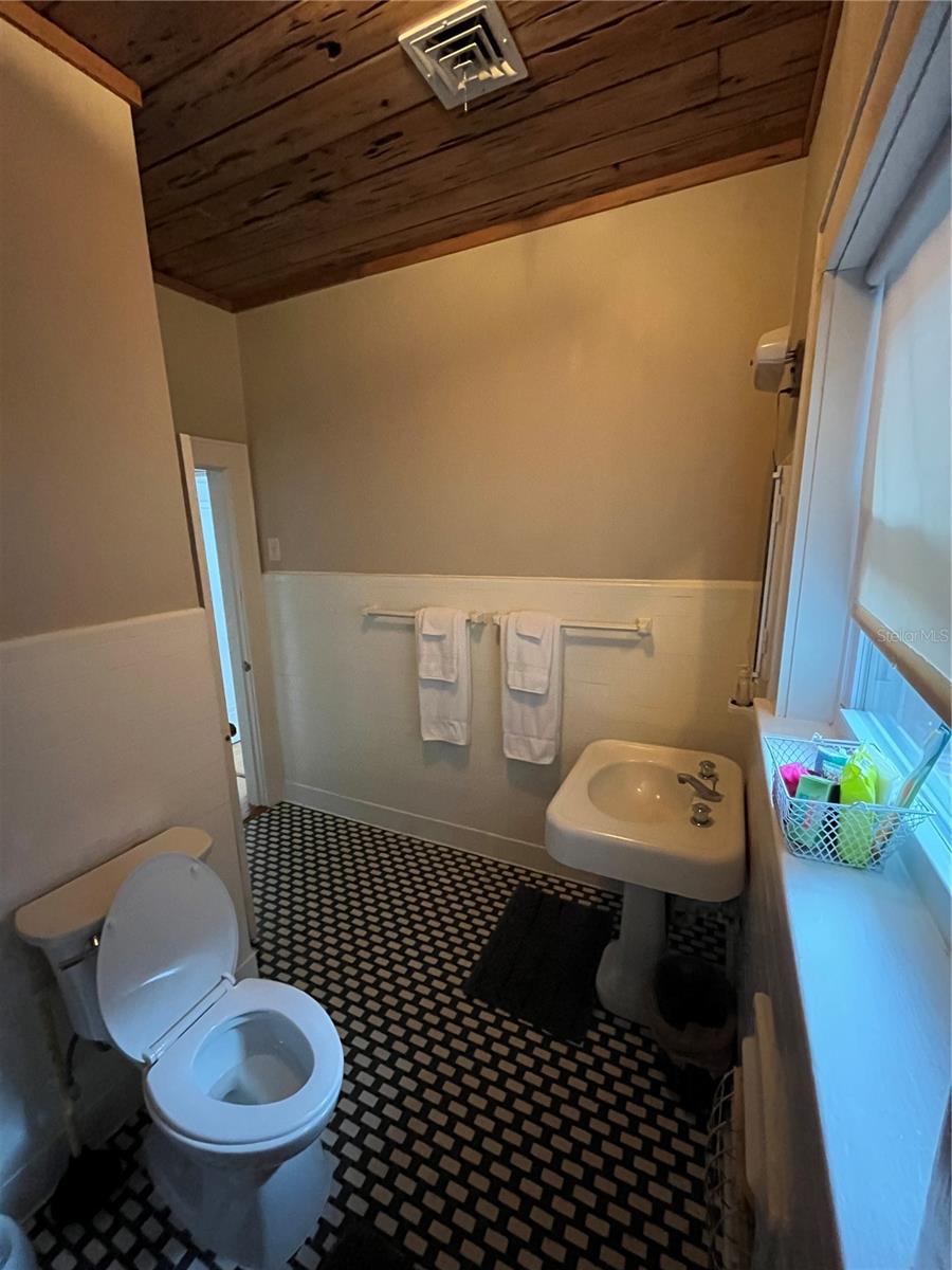 1200 W LAKE OTIS DR SE, WINTER HAVEN, FL, 33880