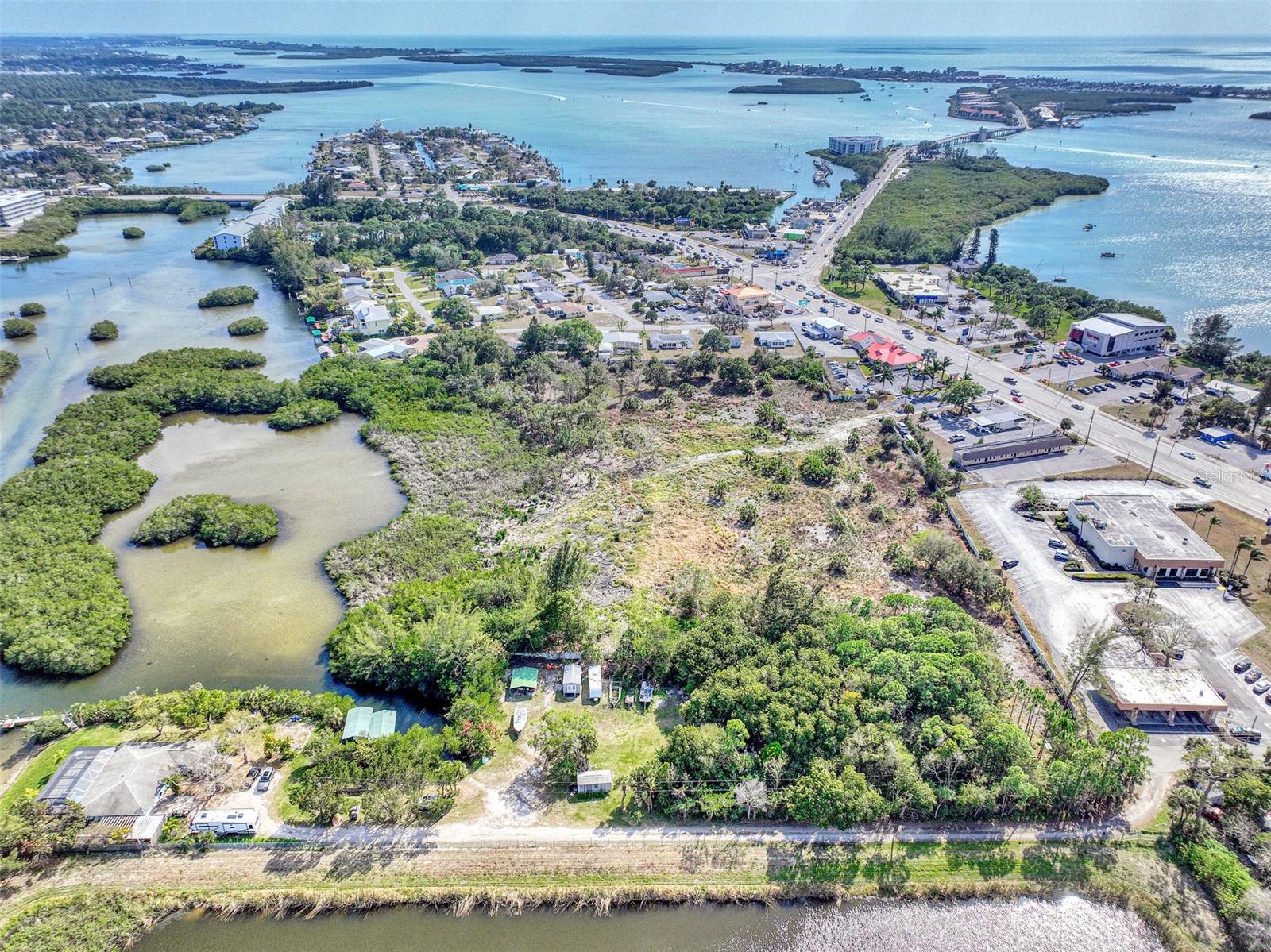 201 E BAY HEIGHTS RD, ENGLEWOOD, FL, 34223