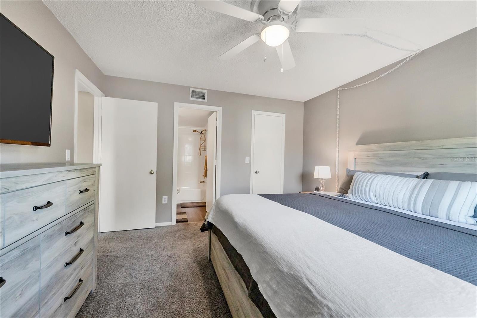 3239 BENEVA RD #101, SARASOTA, FL, 34232