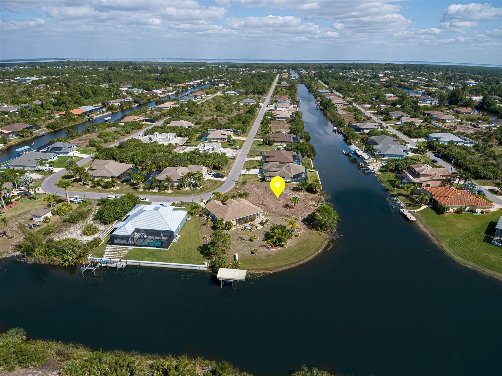 15304 HENNIPEN CIR, PORT CHARLOTTE, FL, 33981