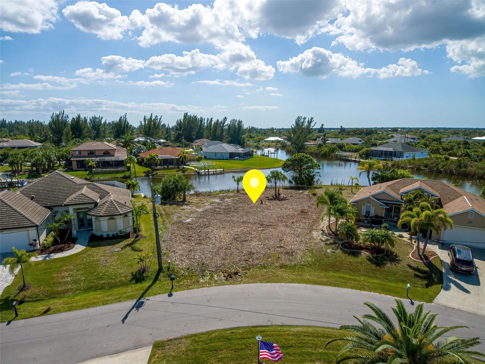 15304 HENNIPEN CIR, PORT CHARLOTTE, FL, 33981