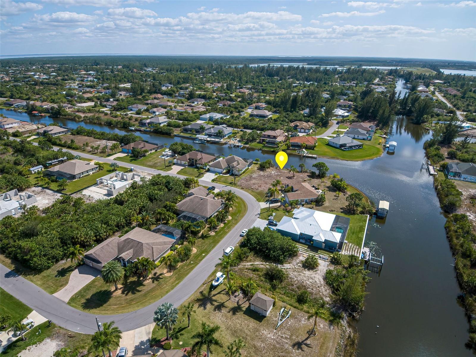 15304 HENNIPEN CIR, PORT CHARLOTTE, FL, 33981