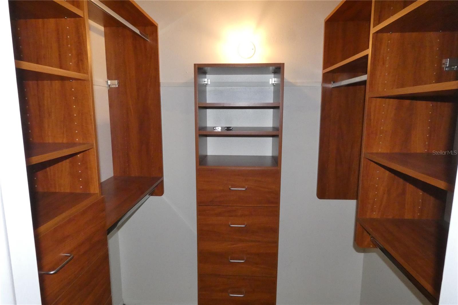 121 3RD AVE N #206, ST PETERSBURG, FL, 33701