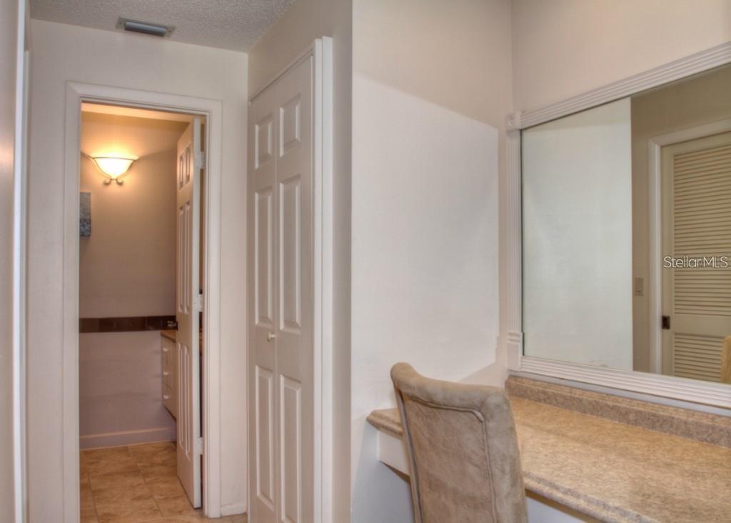 7062 W COUNTRY CLUB DR N #7062, SARASOTA, FL, 34243