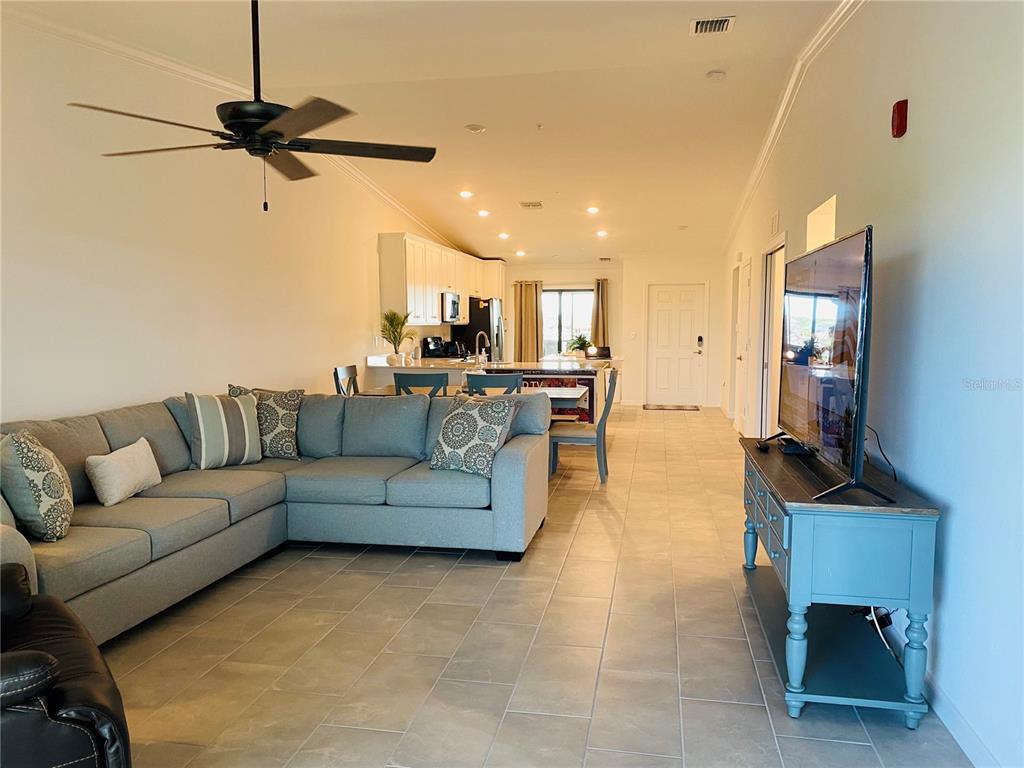 5664 PALMER CIR #202, BRADENTON, FL, 34211