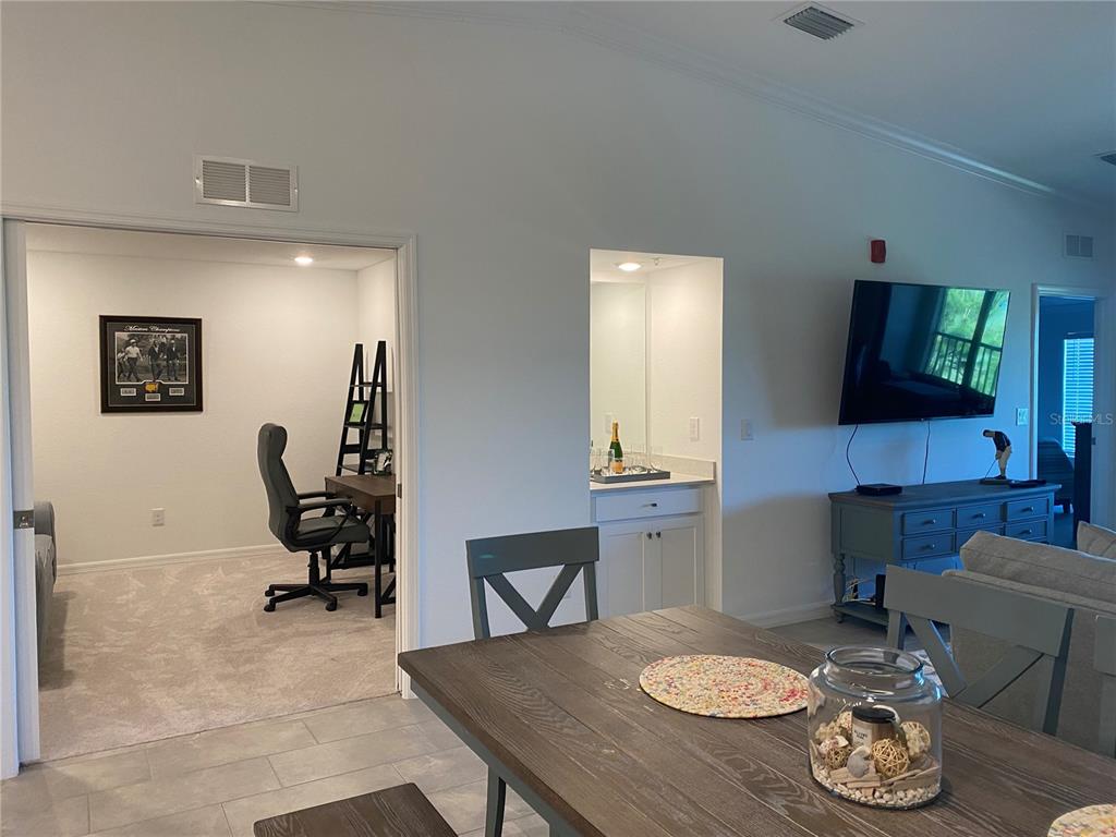 5664 PALMER CIR #202, BRADENTON, FL, 34211