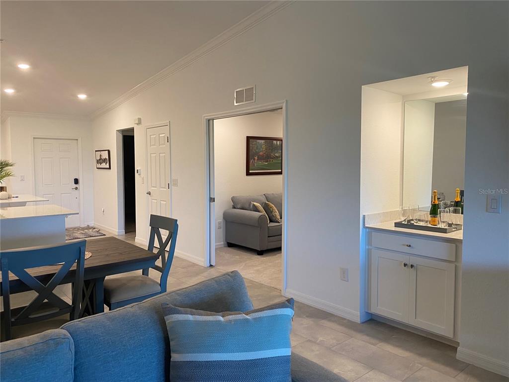 5664 PALMER CIR #202, BRADENTON, FL, 34211