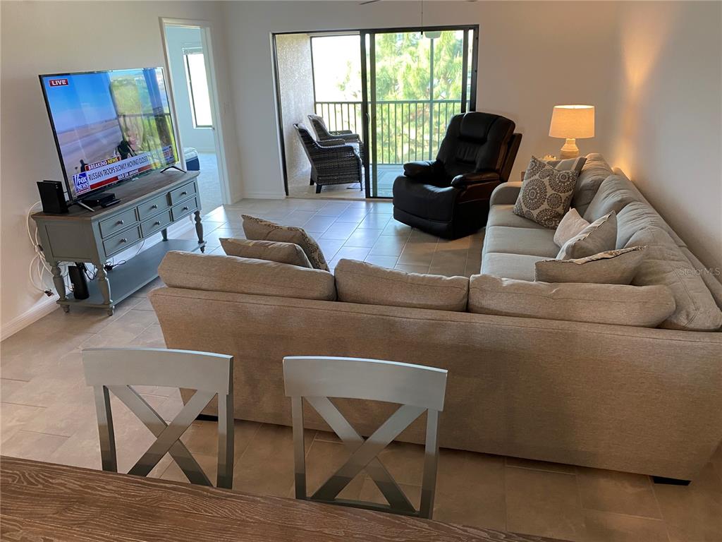 5664 PALMER CIR #202, BRADENTON, FL, 34211