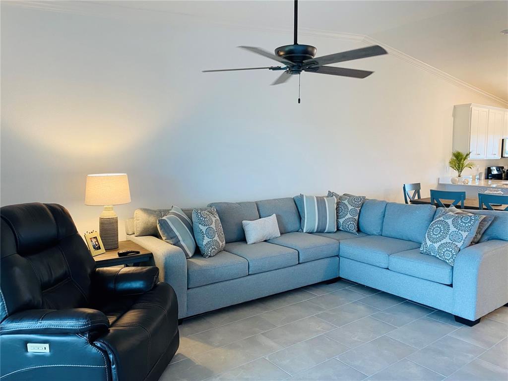 5664 PALMER CIR #202, BRADENTON, FL, 34211