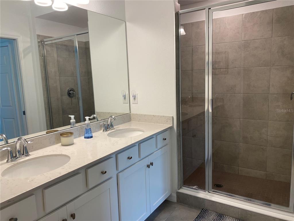5664 PALMER CIR #202, BRADENTON, FL, 34211