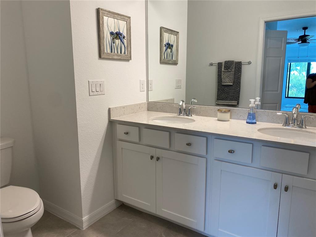 5664 PALMER CIR #202, BRADENTON, FL, 34211