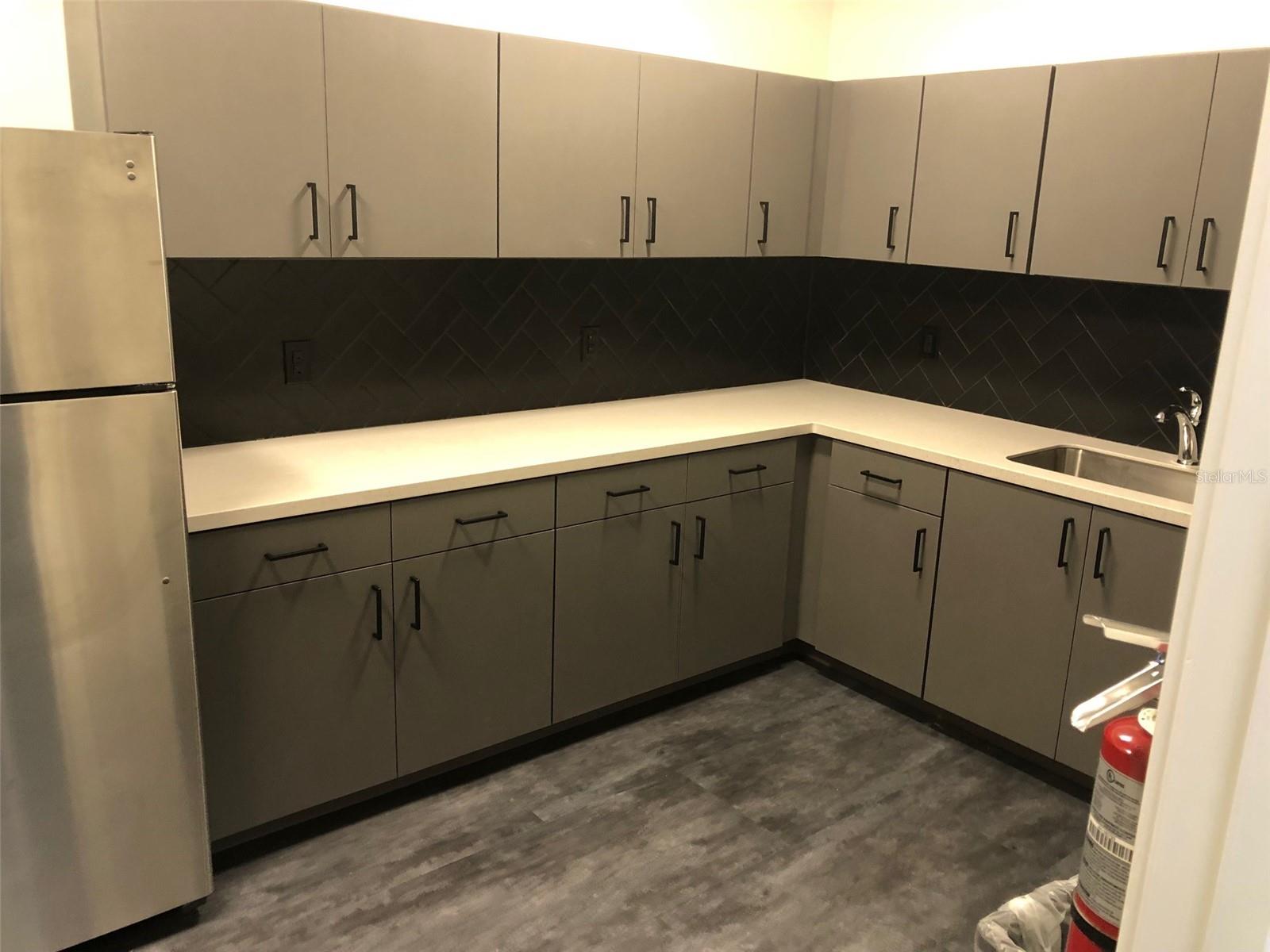 2850 NW 43RD ST #300, GAINESVILLE, FL, 32606
