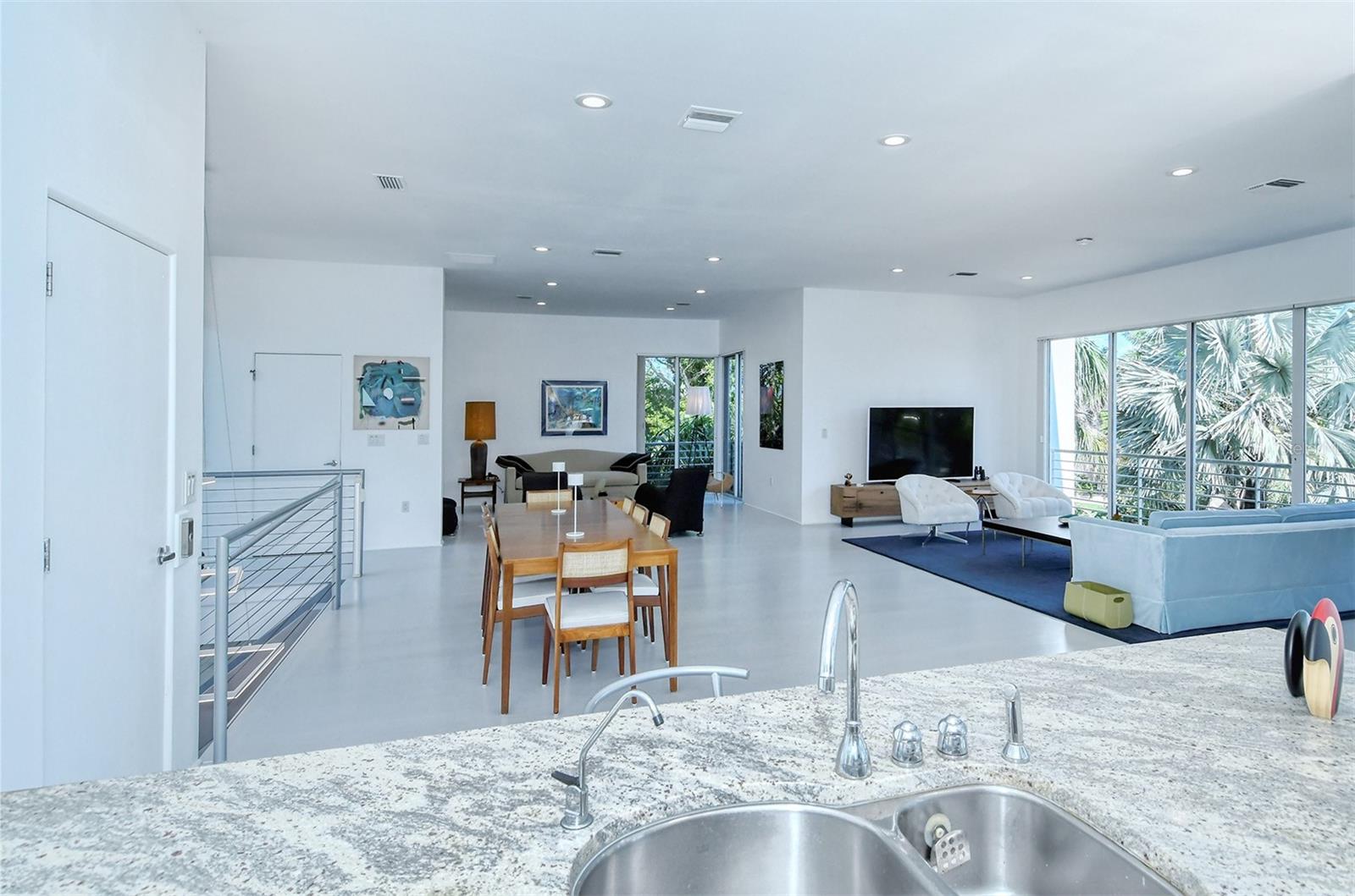 213 N WASHINGTON DR, SARASOTA, FL, 34236