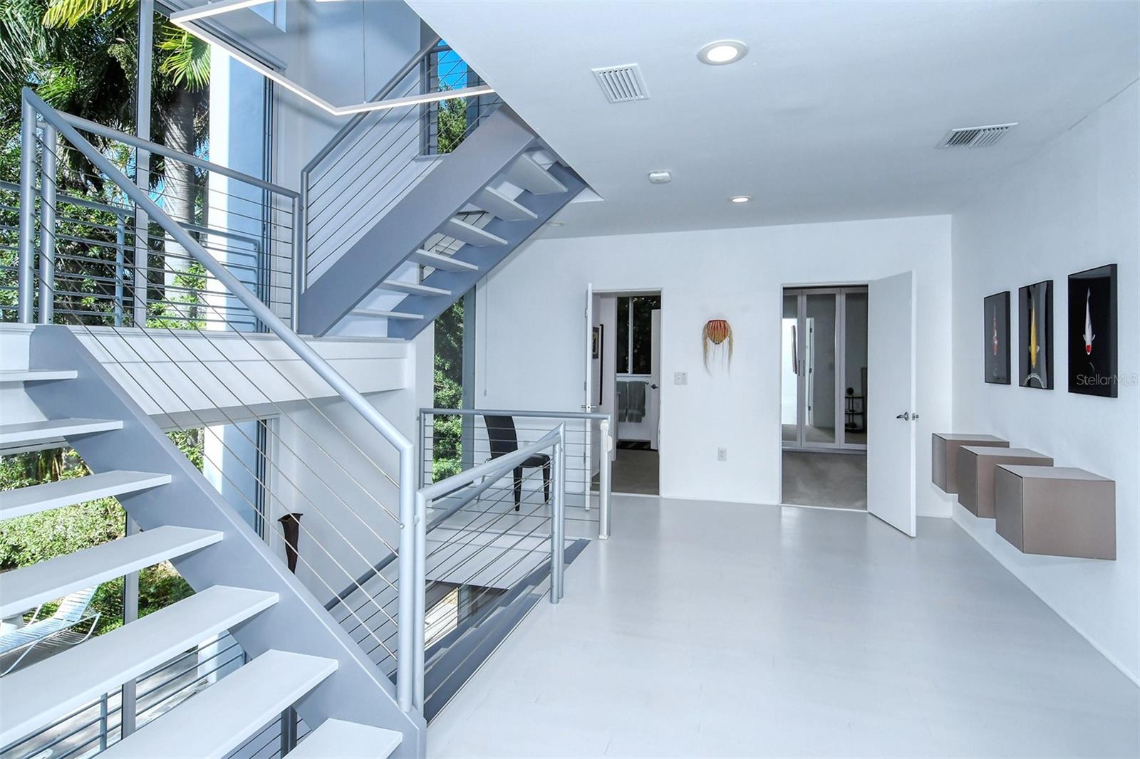 213 N WASHINGTON DR, SARASOTA, FL, 34236