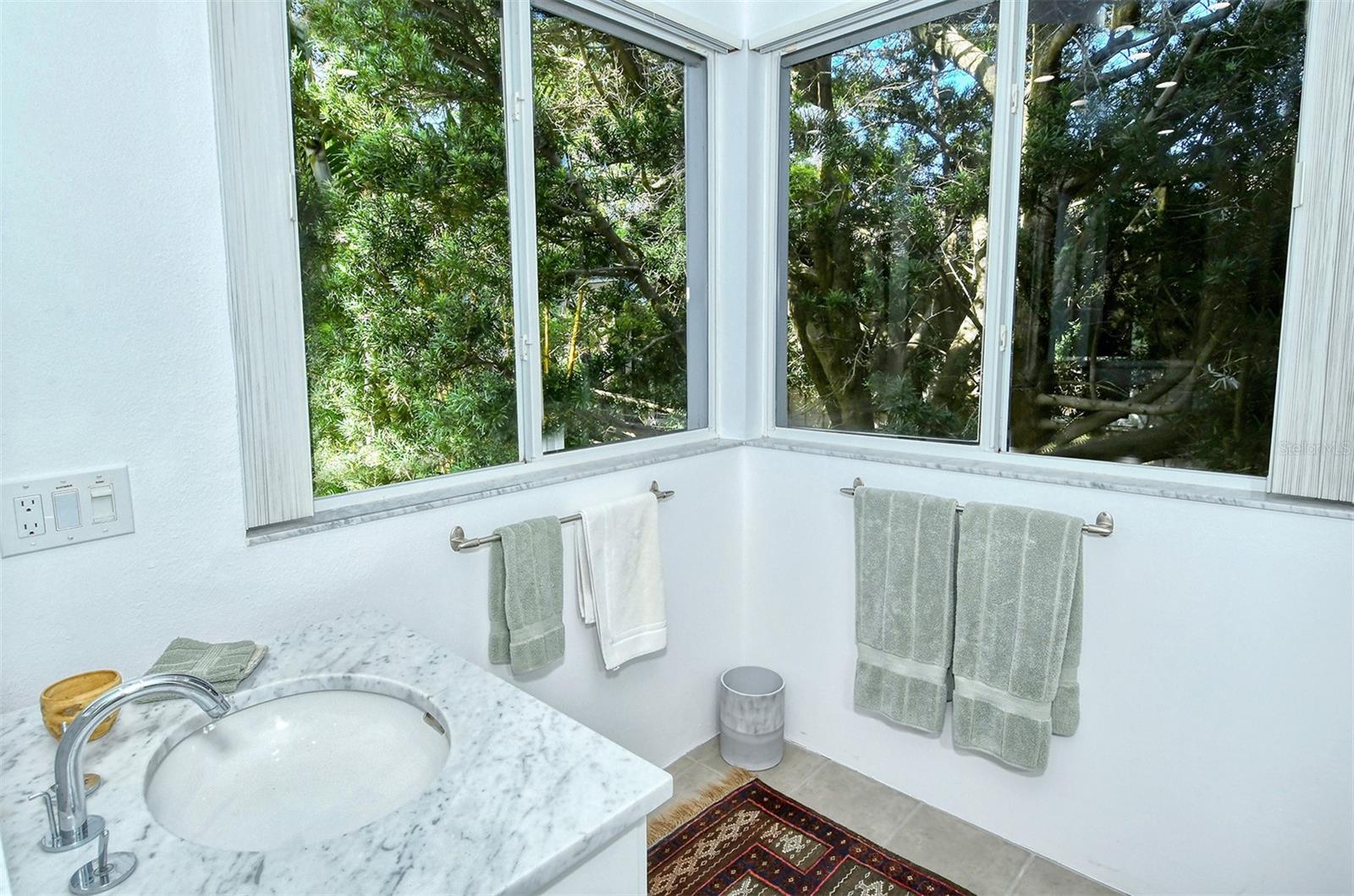 213 N WASHINGTON DR, SARASOTA, FL, 34236