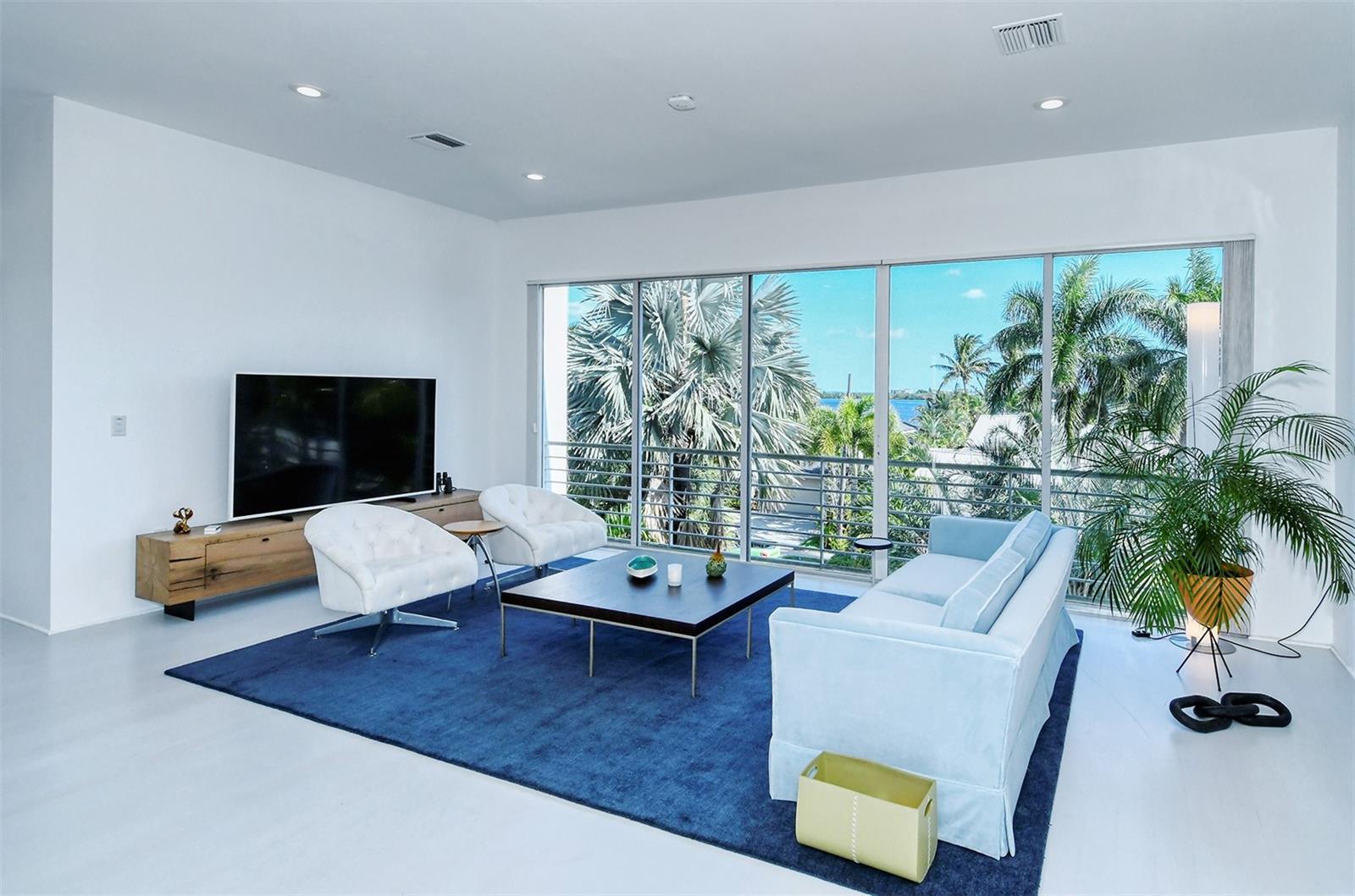 213 N WASHINGTON DR, SARASOTA, FL, 34236