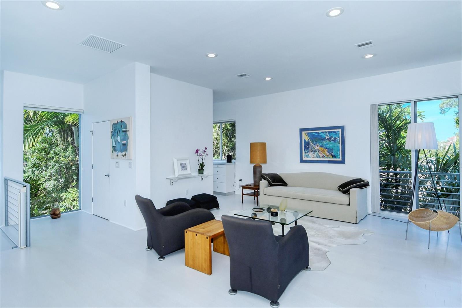 213 N WASHINGTON DR, SARASOTA, FL, 34236