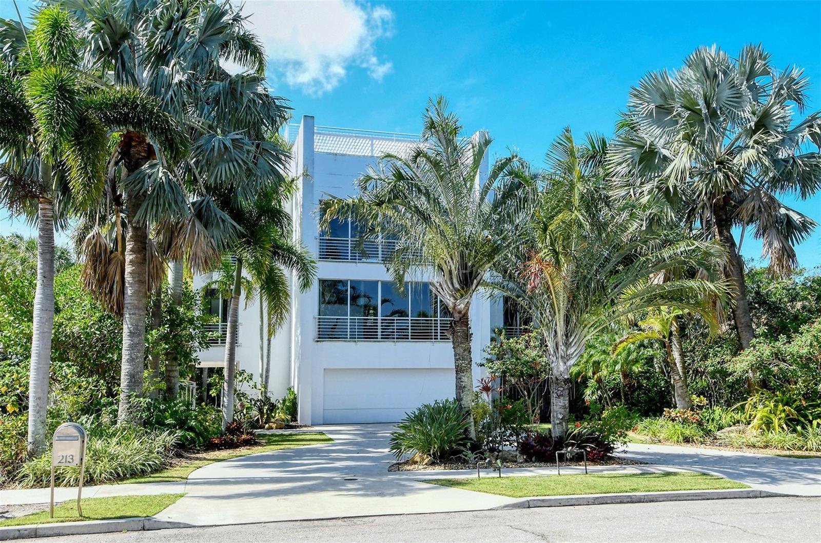 213 N WASHINGTON DR, SARASOTA, FL, 34236