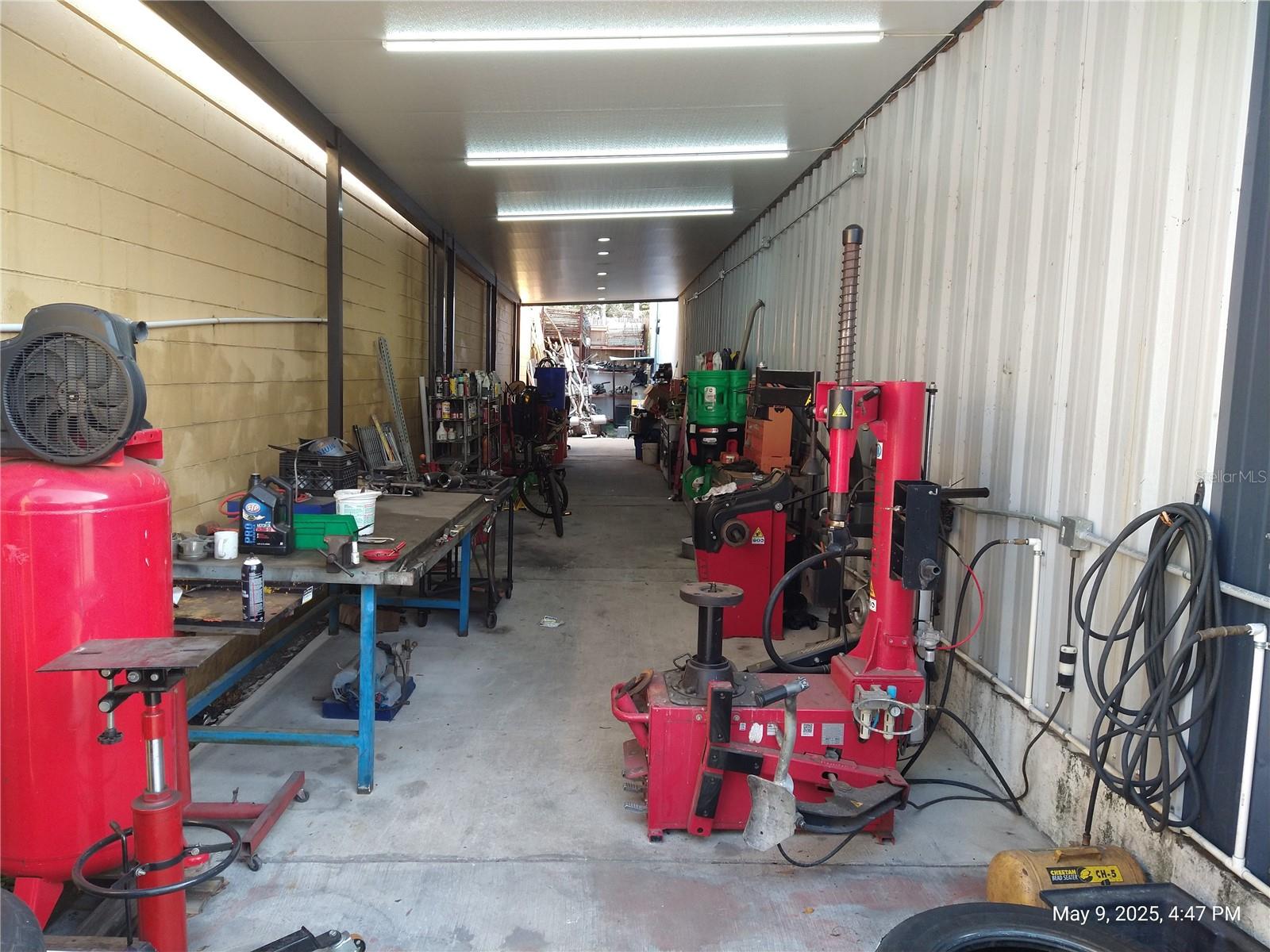 715 WEST WATERS AVE, TAMPA, FL, 33604