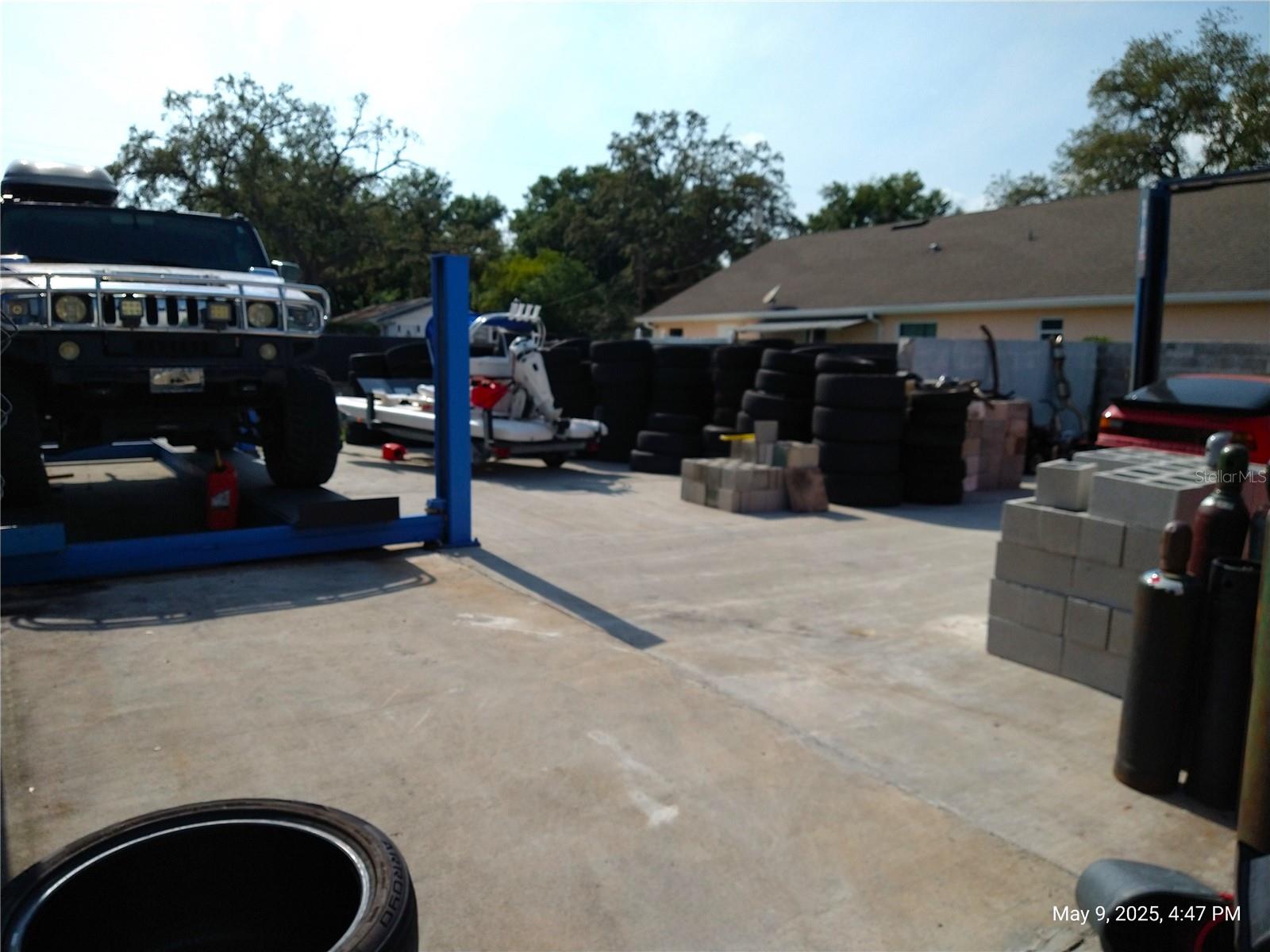 715 WEST WATERS AVE, TAMPA, FL, 33604