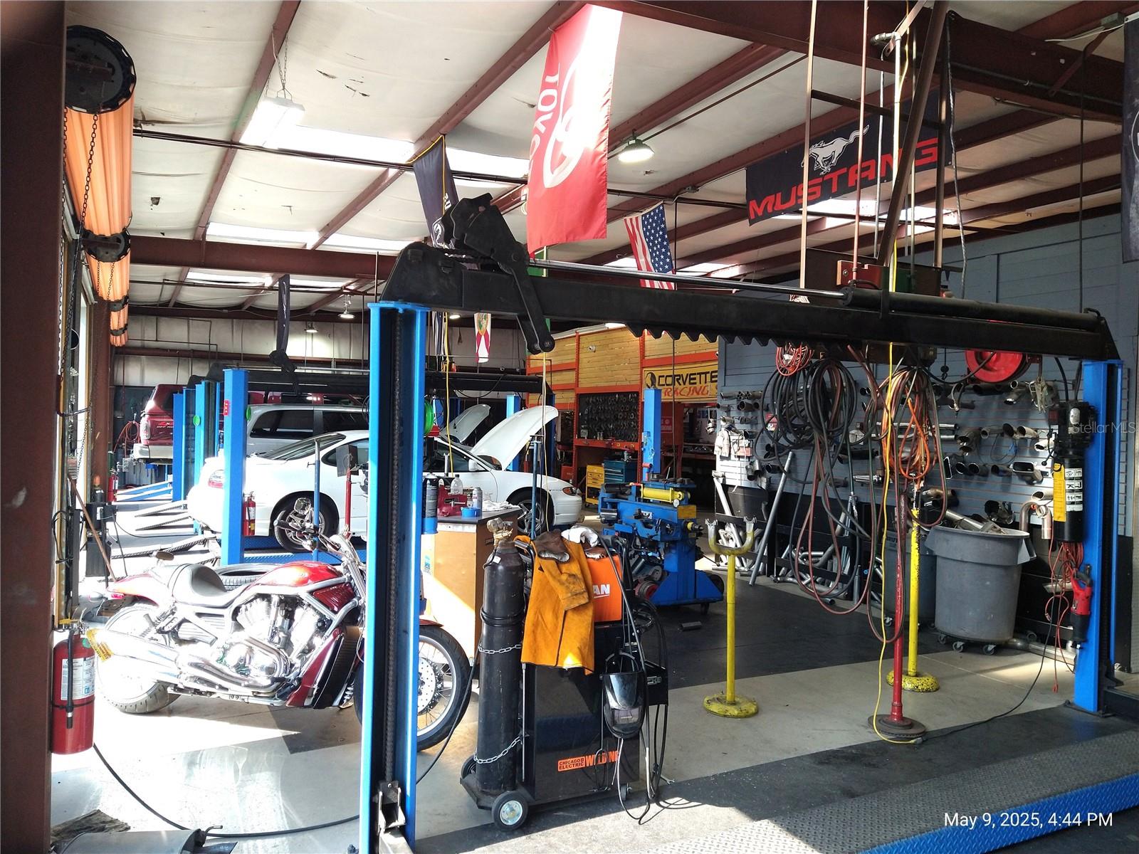 715 WEST WATERS AVE, TAMPA, FL, 33604