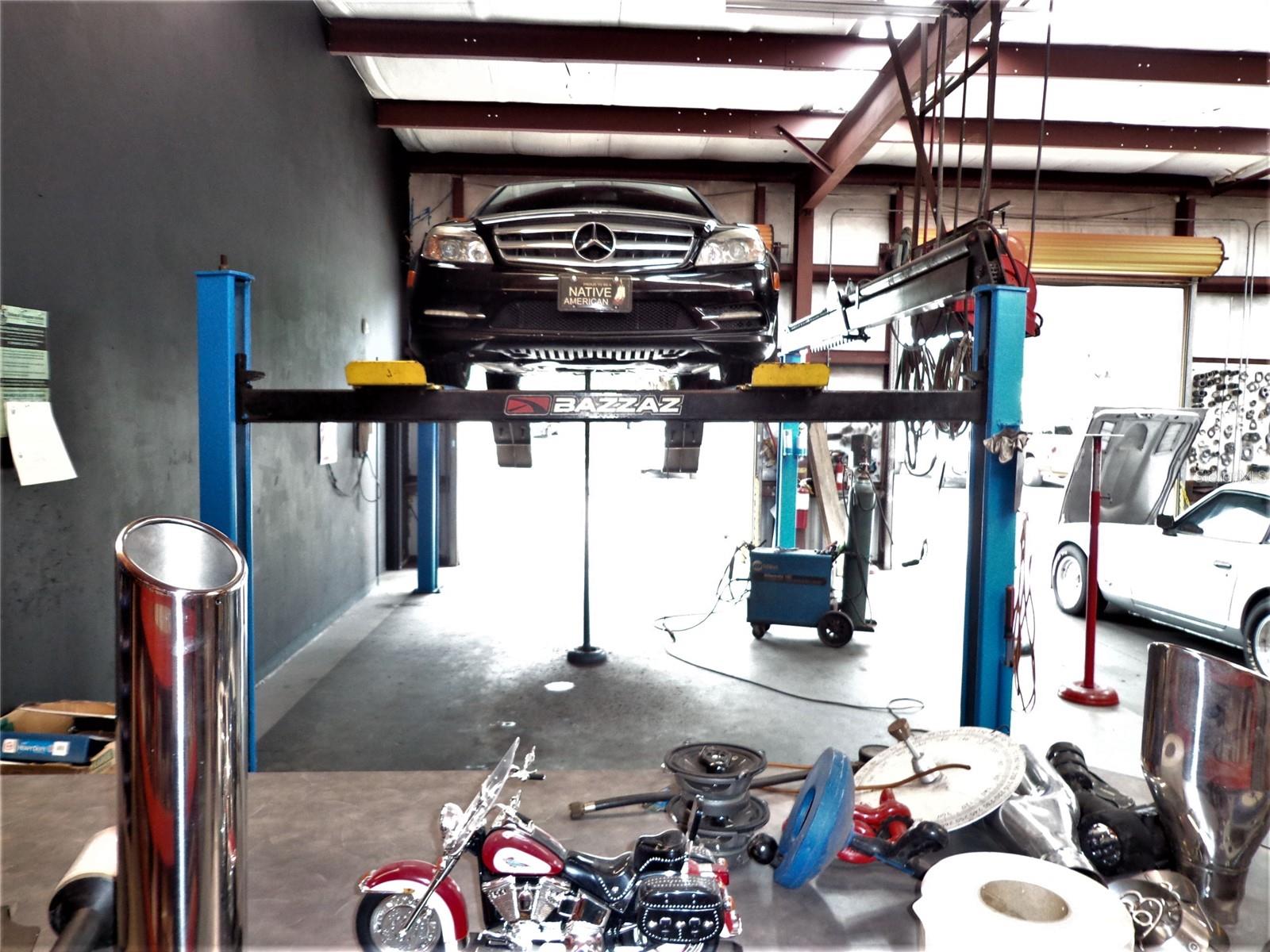 715 WEST WATERS AVE, TAMPA, FL, 33604